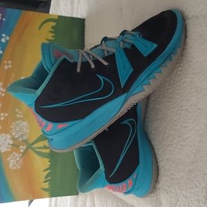 Nike Kyrie 7 Basketball Shoes